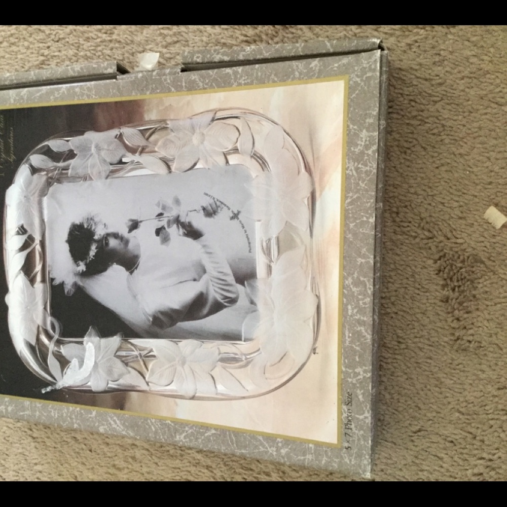 Crystal picture frame with flowers